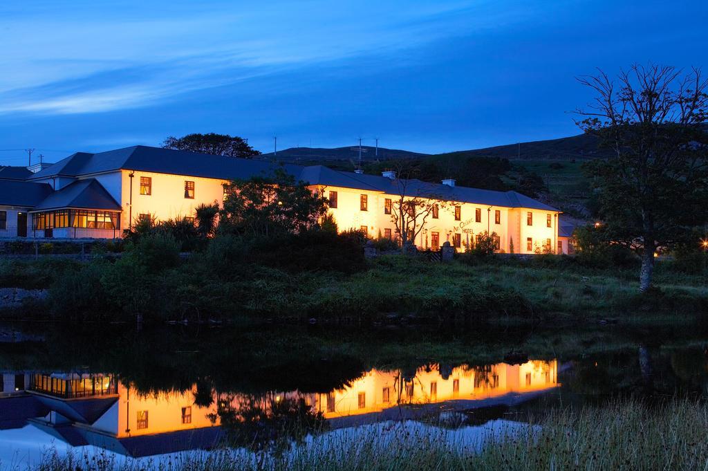 An Chúirt Hotel, Gweedore, Donegal Buitenkant foto