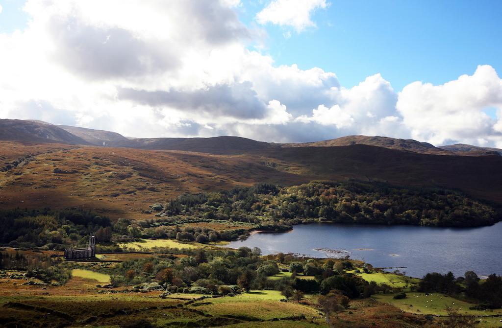 An Chúirt Hotel, Gweedore, Donegal Buitenkant foto