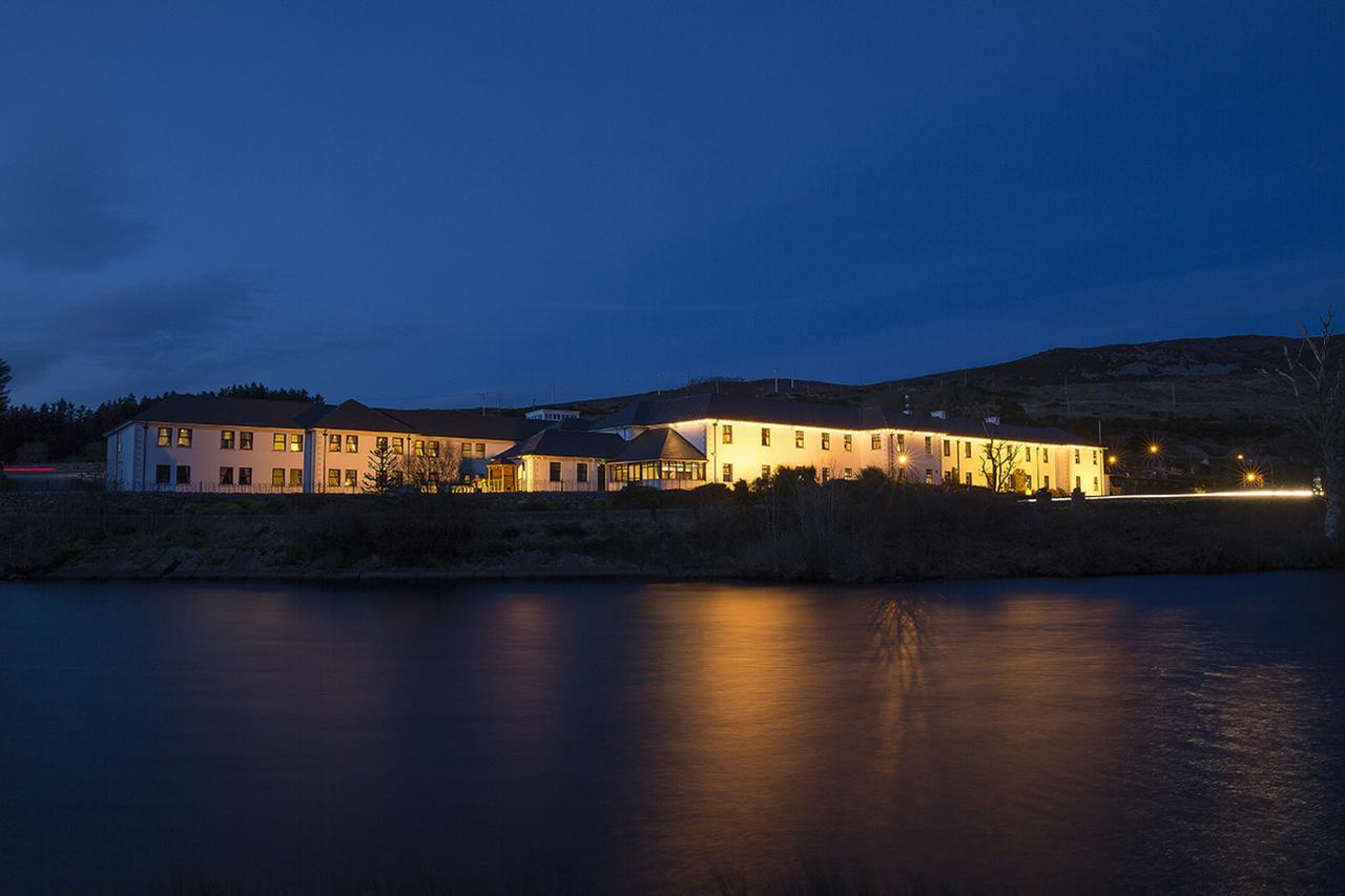 An Chúirt Hotel, Gweedore, Donegal Buitenkant foto
